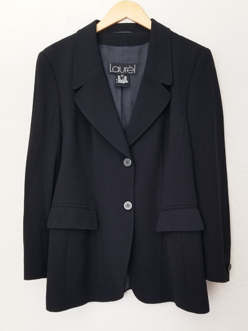 Vintage Laurèl Black Wool Blend Classic Two Button Blazer EU 36, US 6 Preppy